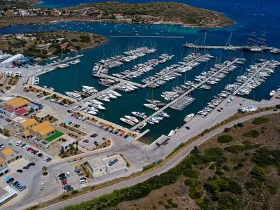 Yachts Park Lavriou - Photo 3