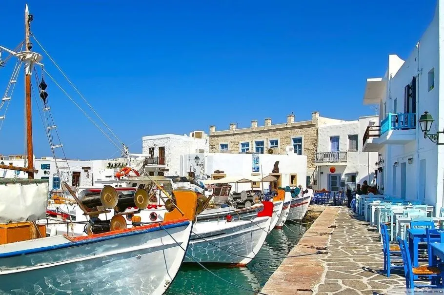 Parikia - Photo 2