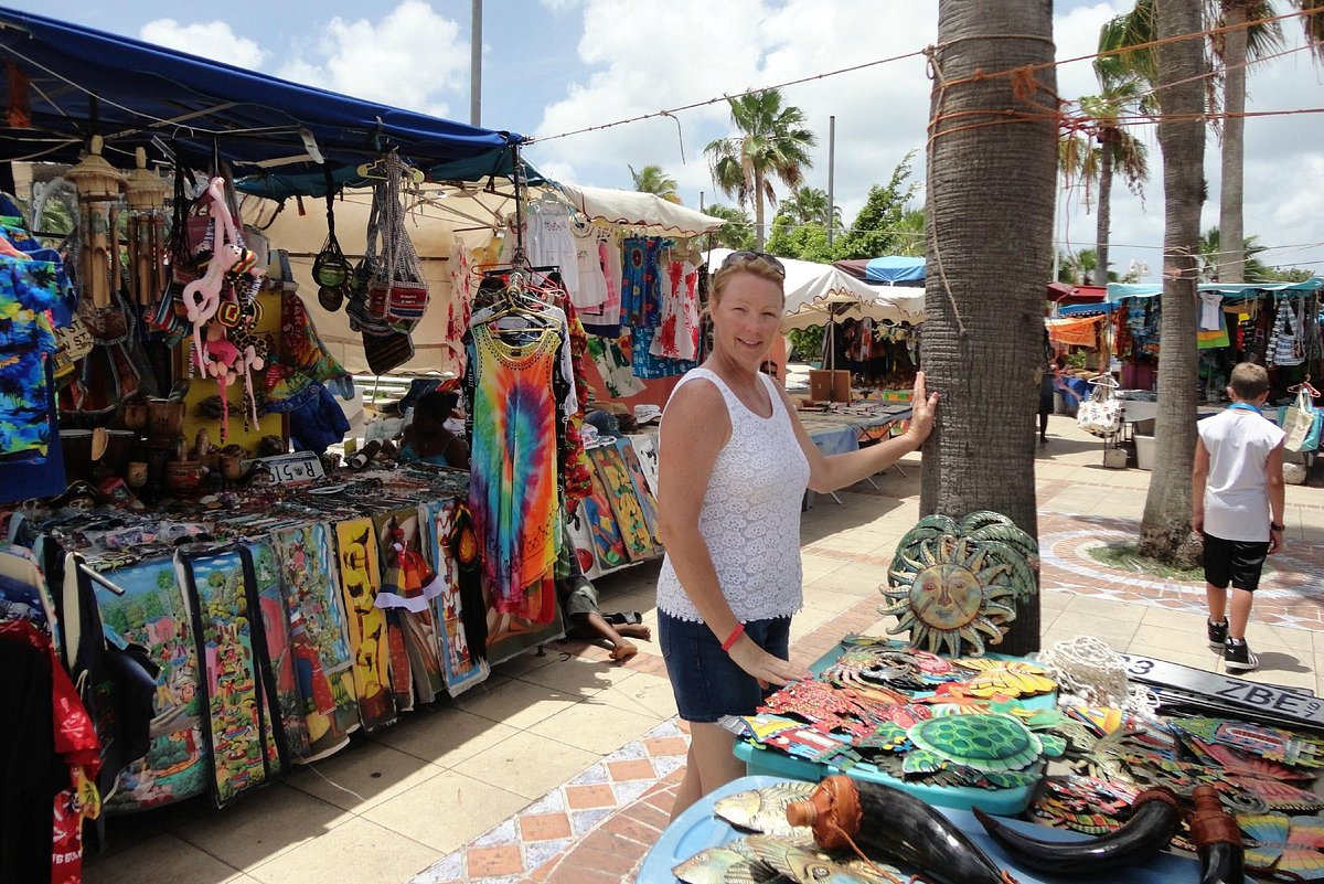 Marigot Market