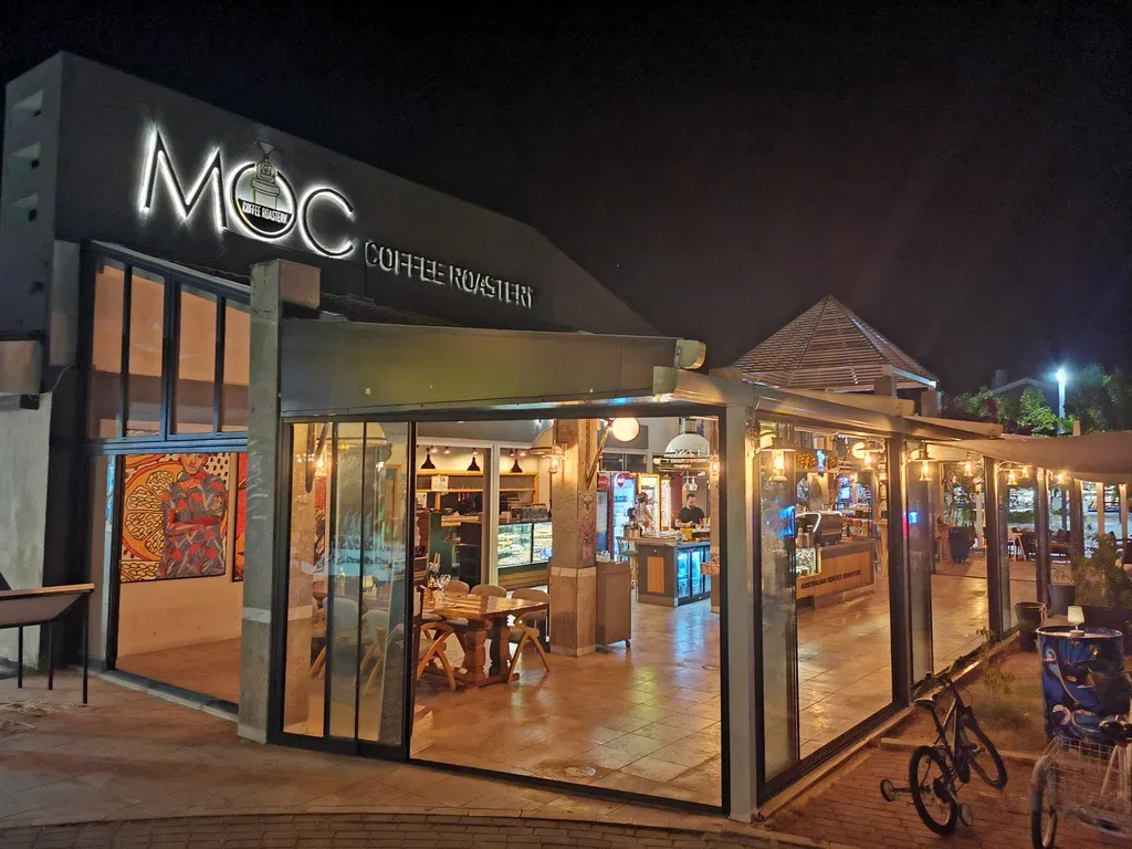 Moc Coffee Roastery - Photo 1