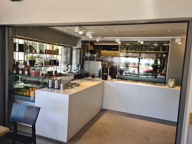 Pavlos Boutique Gelateria - Photo 1