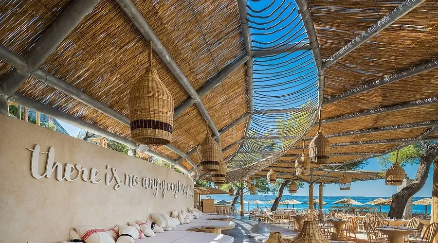 Gooshter Beach Club - Photo 1