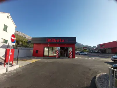 Ribola Supermarket - Photo 3