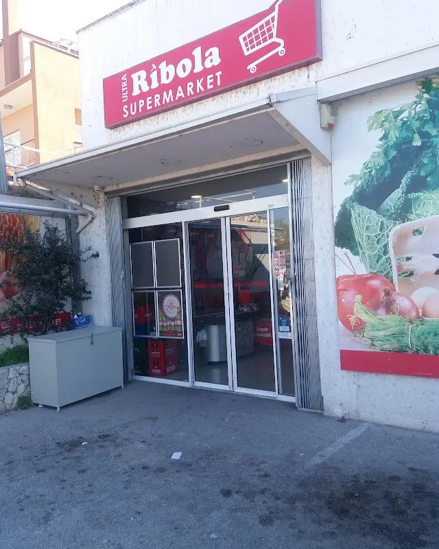 Ribola Supermarket - Photo 2