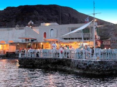 Dolphin Tavern - Photo 2