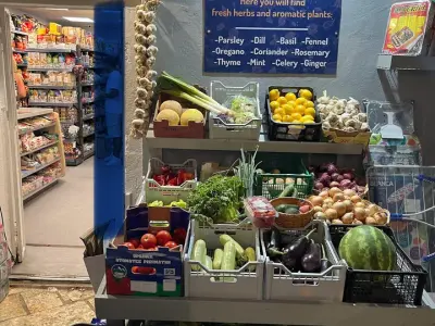 Mini Market - Photo 2