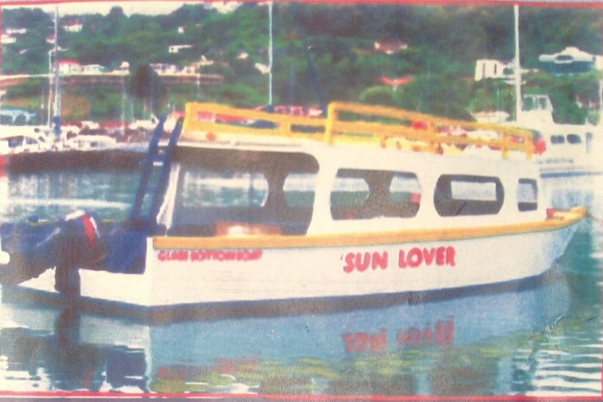 Sun Lover Glass Bottom Boat Tour - Photo 2