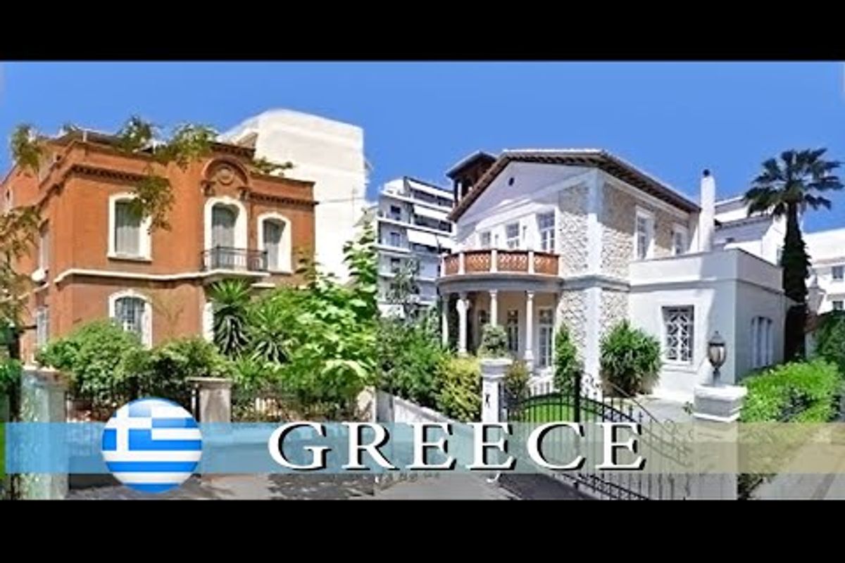 Neoclassical Mansion - Photo 3