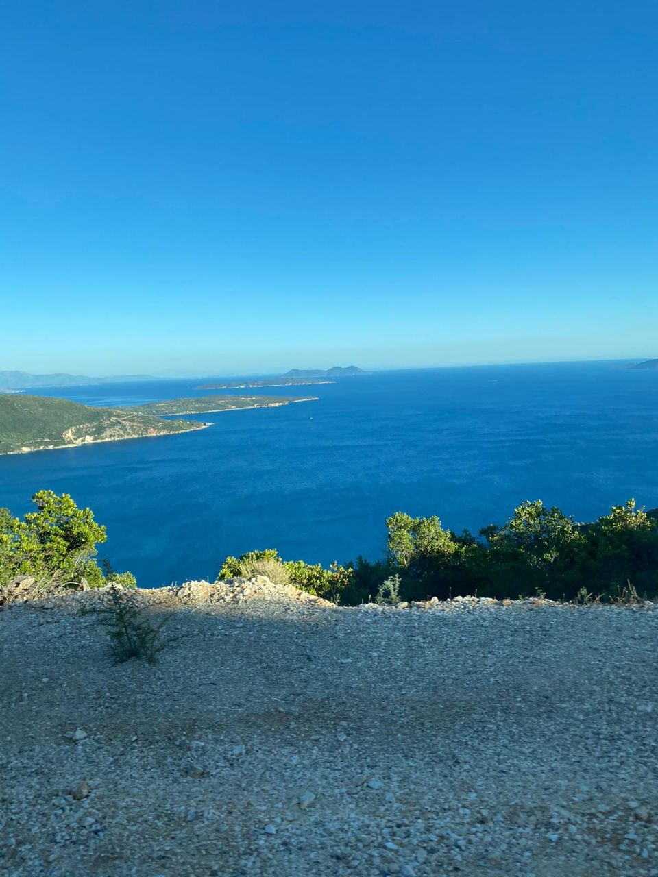 Vibes - Photo 2