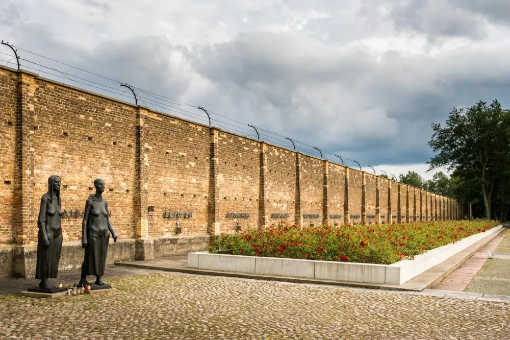 Ravensbrück Memorial and Commemorative Site – Commander's Houses - Photo 4