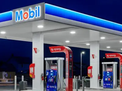 Esso Palmdale Service Station - Photo 2