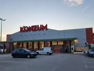 Konzum Supermarket - Photo 1