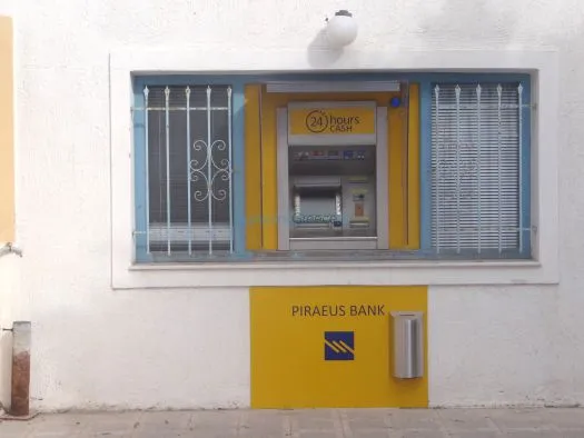 Piraeus Bank - Photo 1