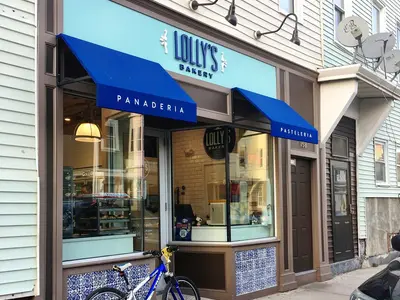 Lolis Bakery - Photo 2