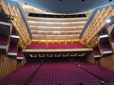 Auditorium - Photo 2