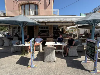 Harbour Lights Bar - Photo 1