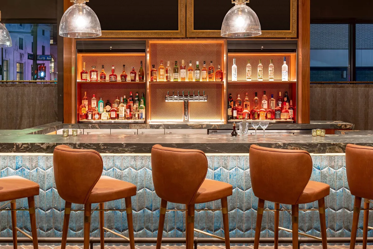 Rebel Bar - Photo 3