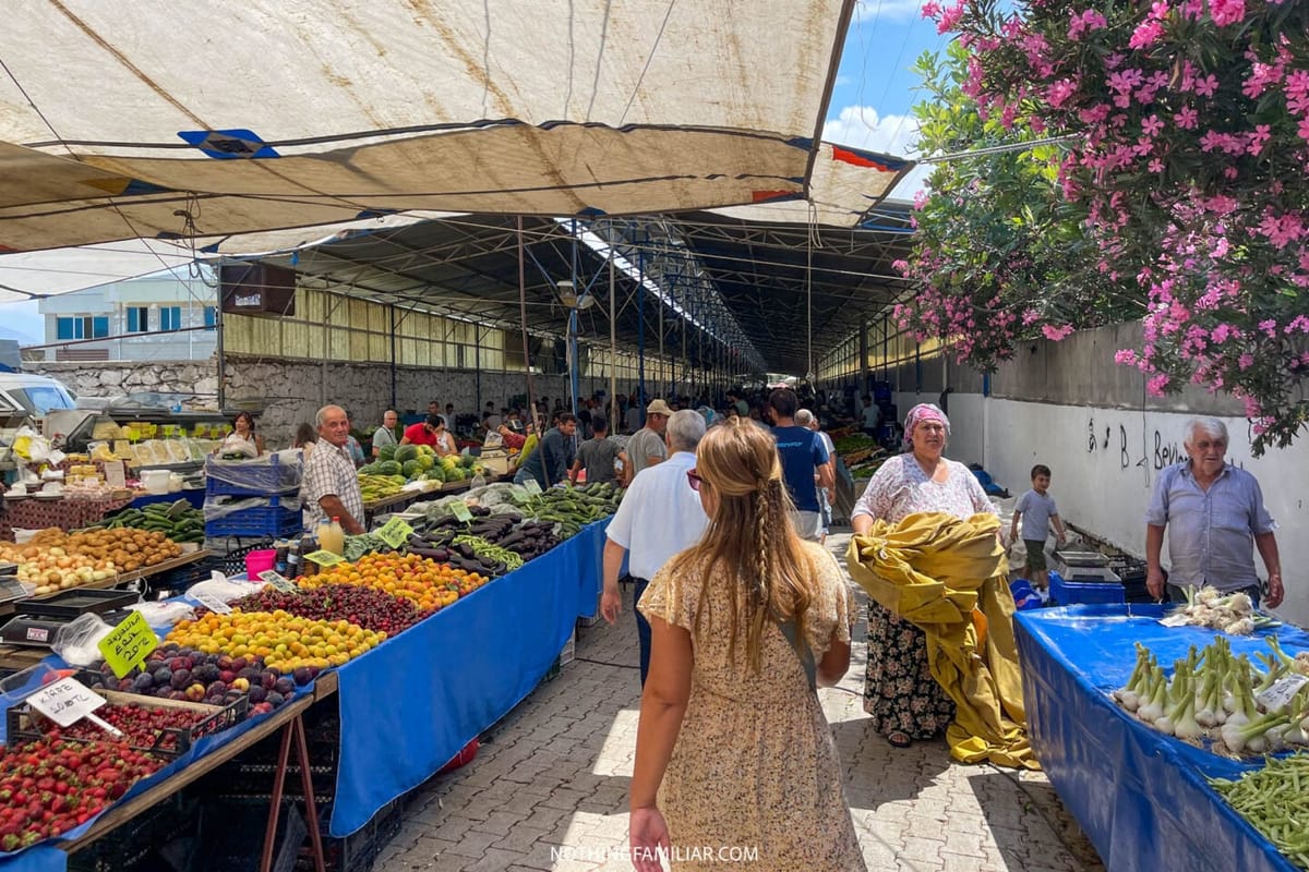 Acacia Market - Photo 2