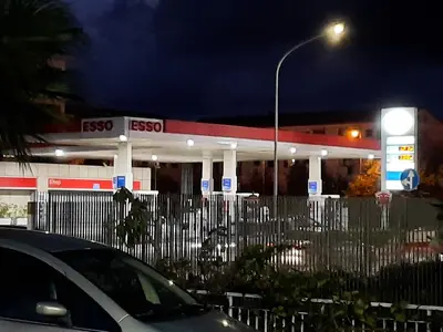 Esso - Photo 2