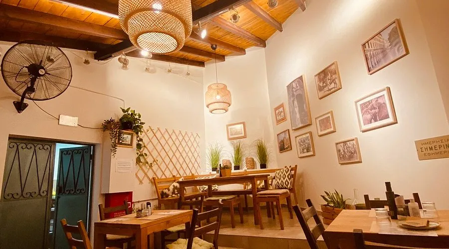 Levante Taverna - Photo 1