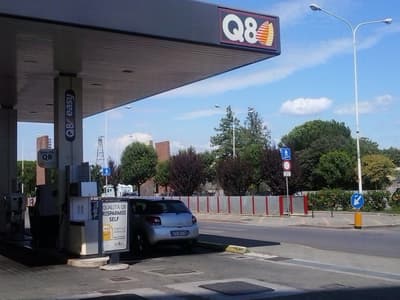 Esso Service Station - Photo 2