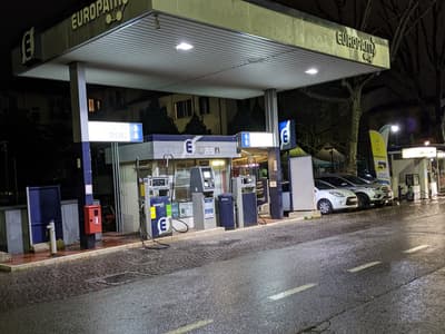 Esso Service Station - Photo 3