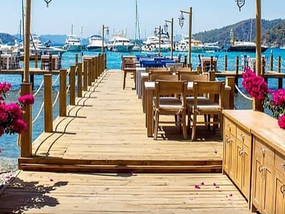 Deck Restaurant - Photo 1