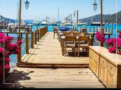 Deck Restaurant - Photo 2