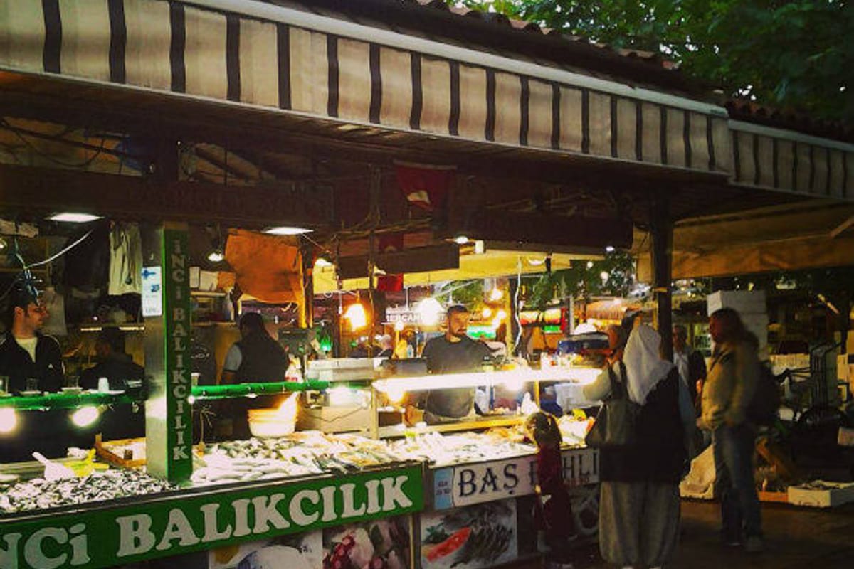 Imported Market - Photo 1