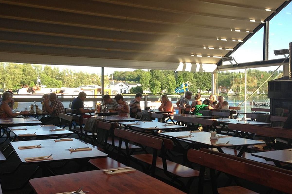 The Harbour Inn - Photo 1