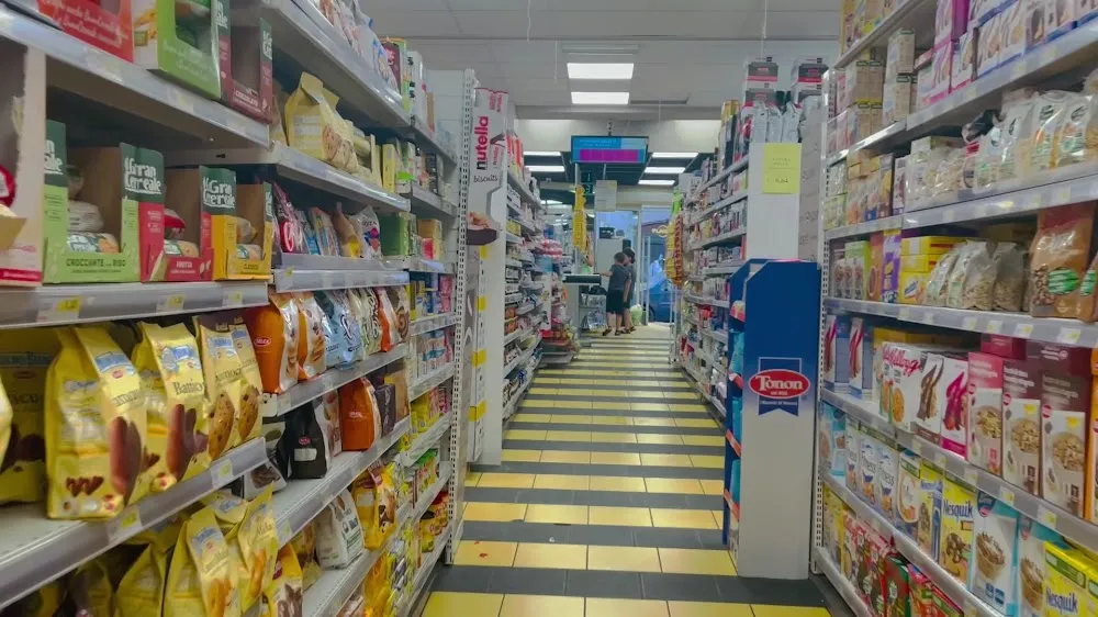Superò Supermarket - Photo 2