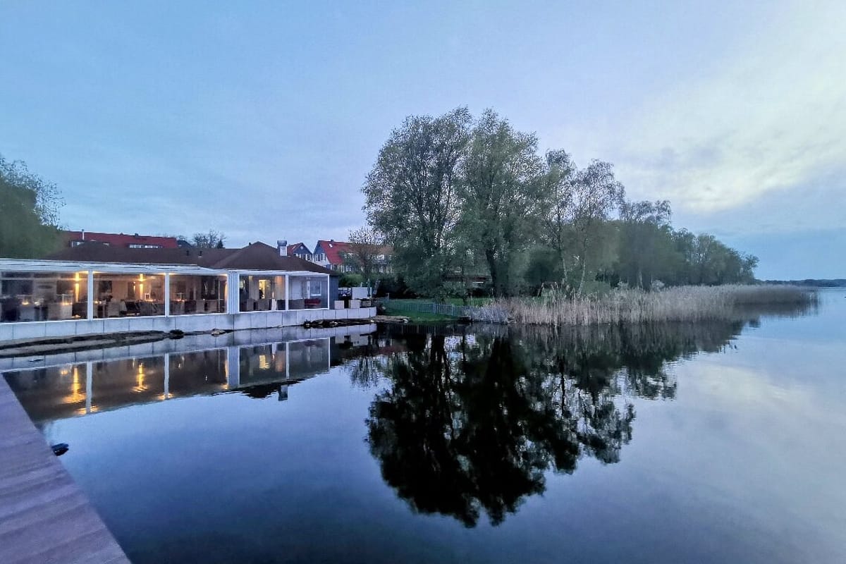 Lake Tavern - Photo 1