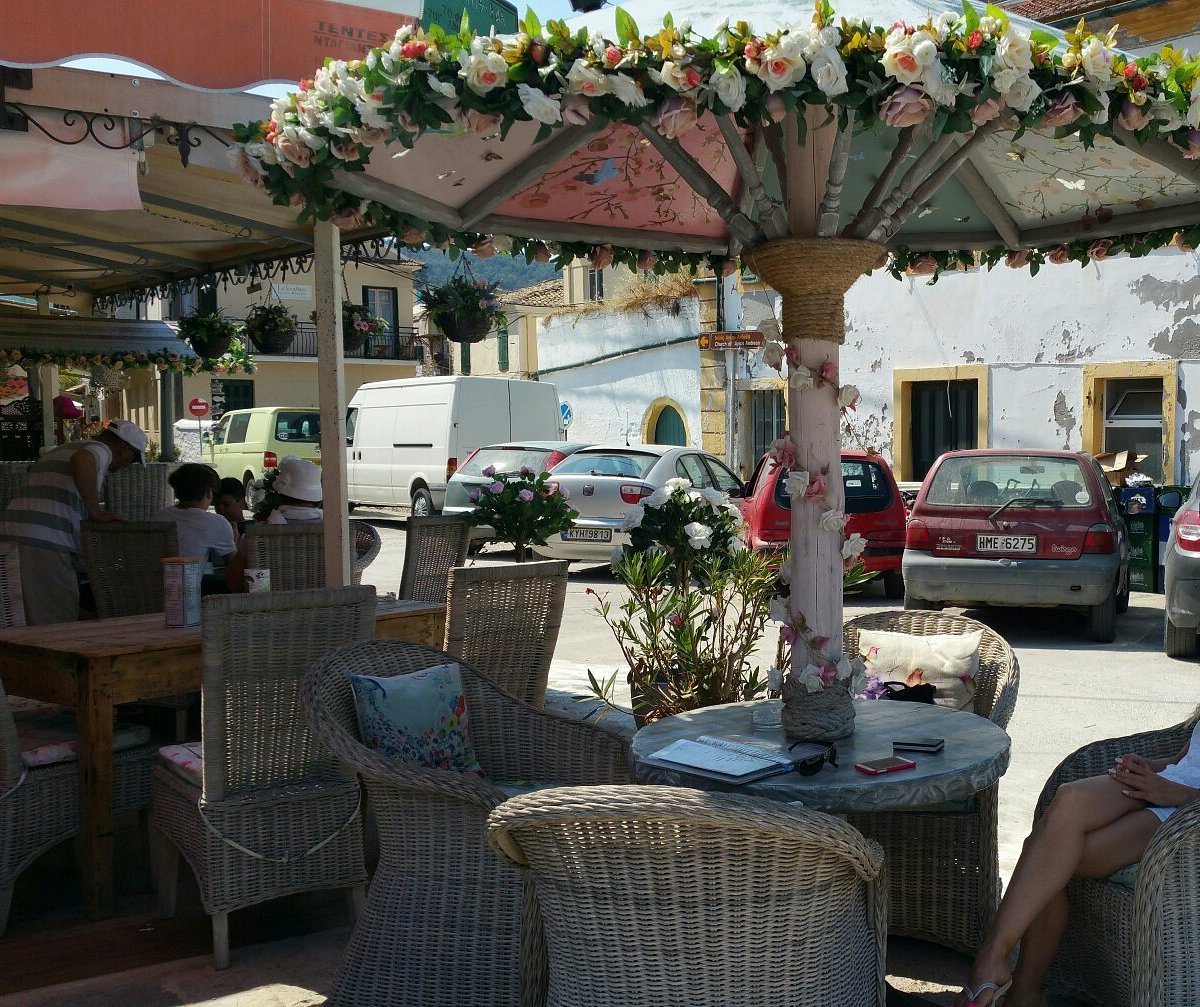 Harbour Lights Bar - Photo 2