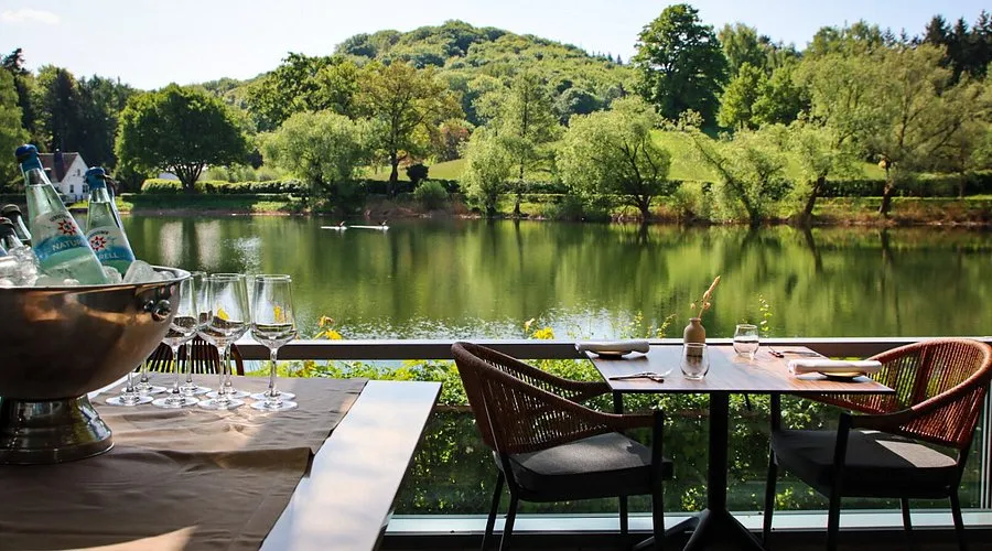House on the Lake Hotel & Restaurant - Photo 1