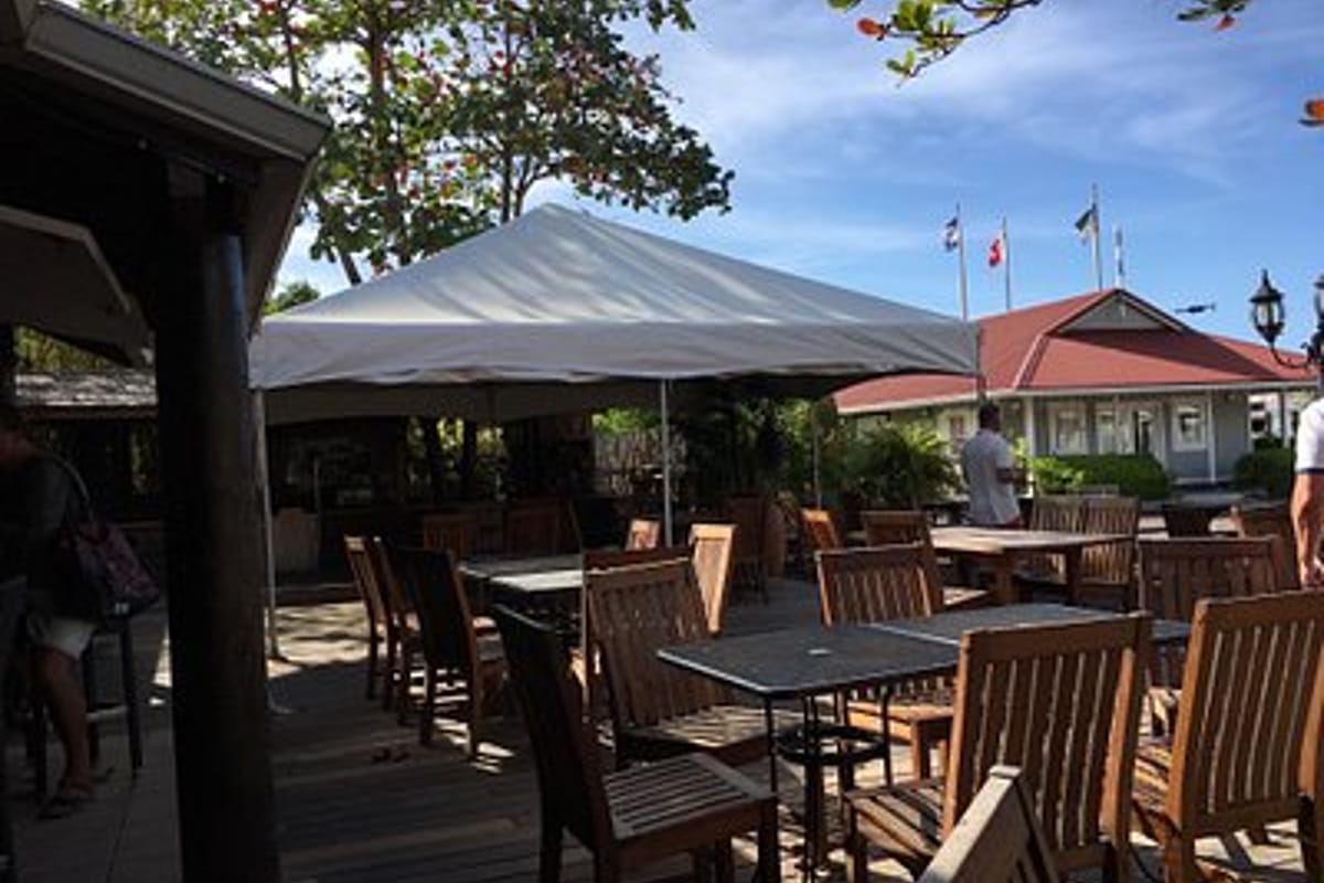 Victory Bar & Restaurant - Photo 1