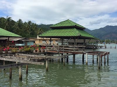 Salak Phet Seafood - Photo 1