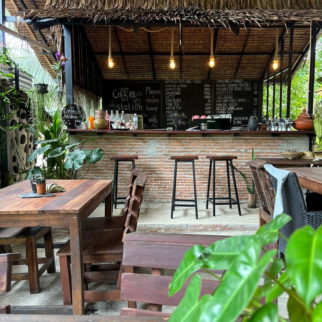 Aoy's Little Farm & Bakery