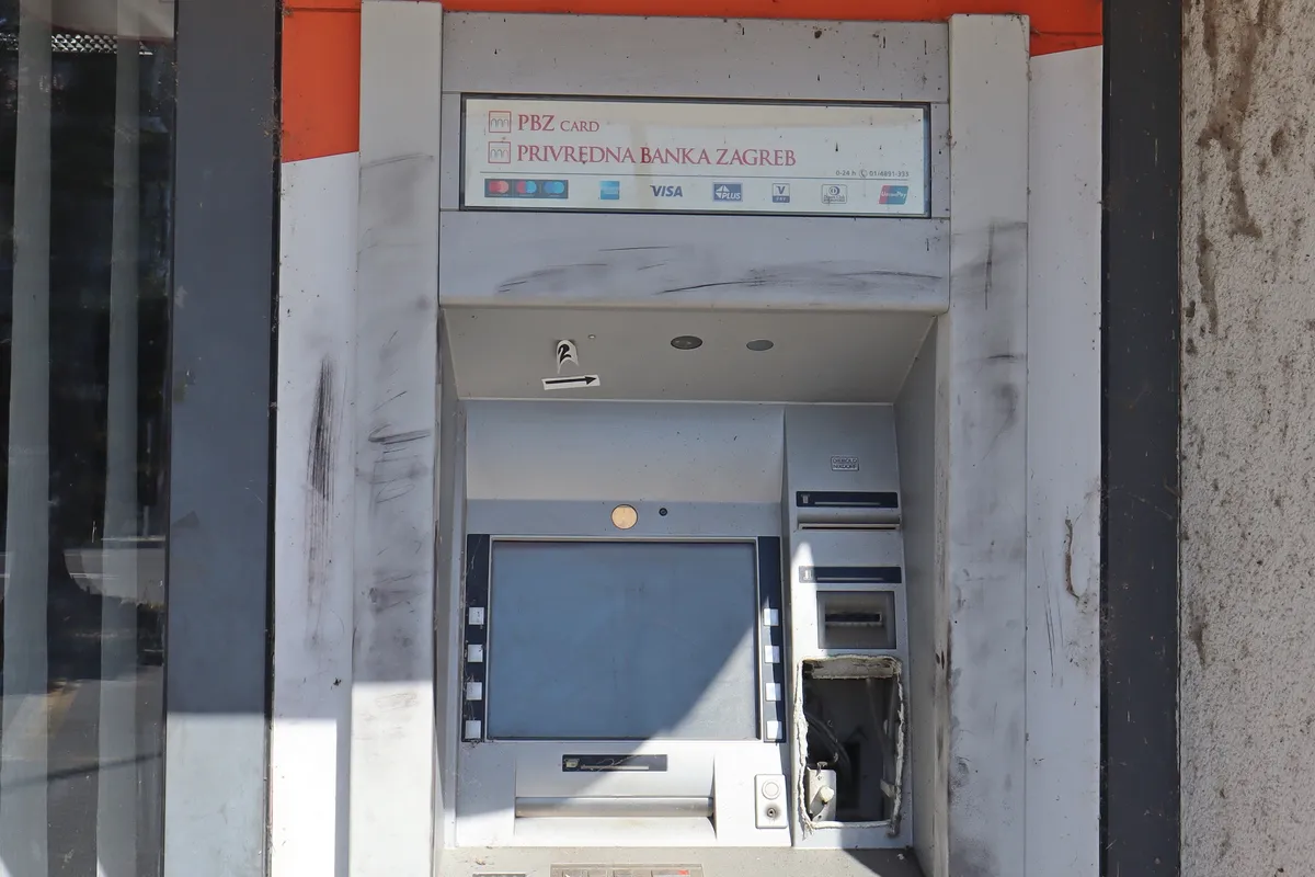 PBZ Bank ATM - Photo 3