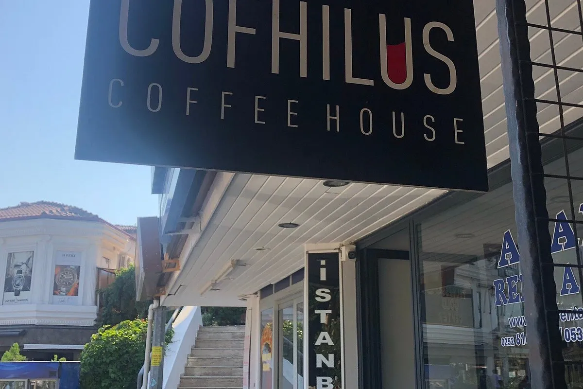 Cofhilus Coffe House - Photo 2