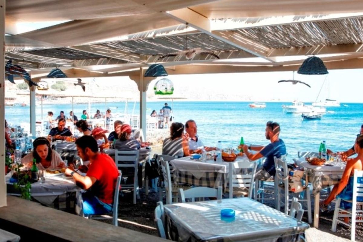 Dolphin Tavern - Photo 4