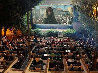 Cine Manto & Restaruant - Photo 3