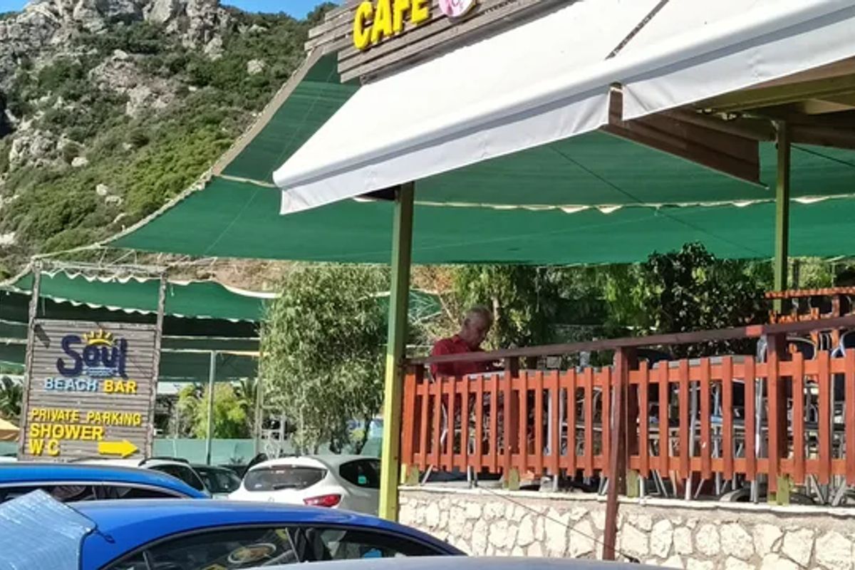 On the Road - Photo 3