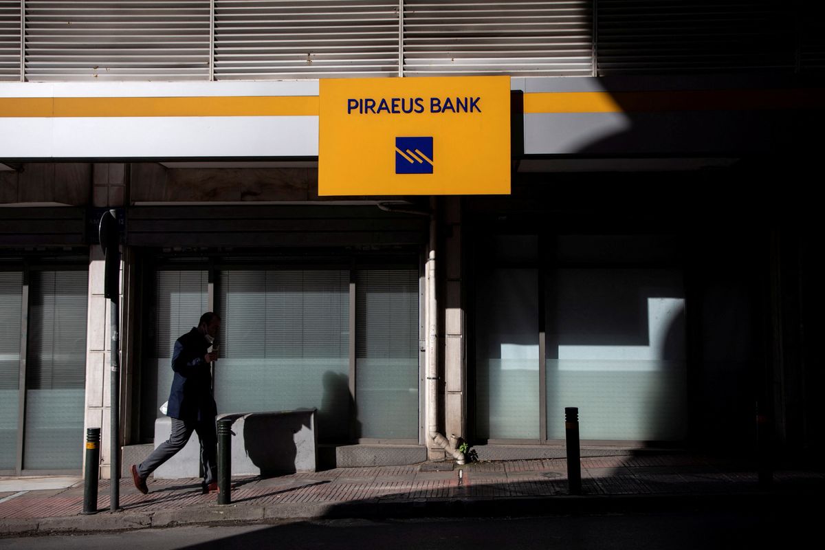 Alpha Bank - Photo 2