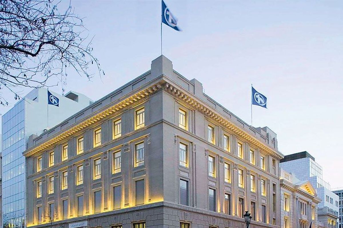 Alpha Bank - Photo 2