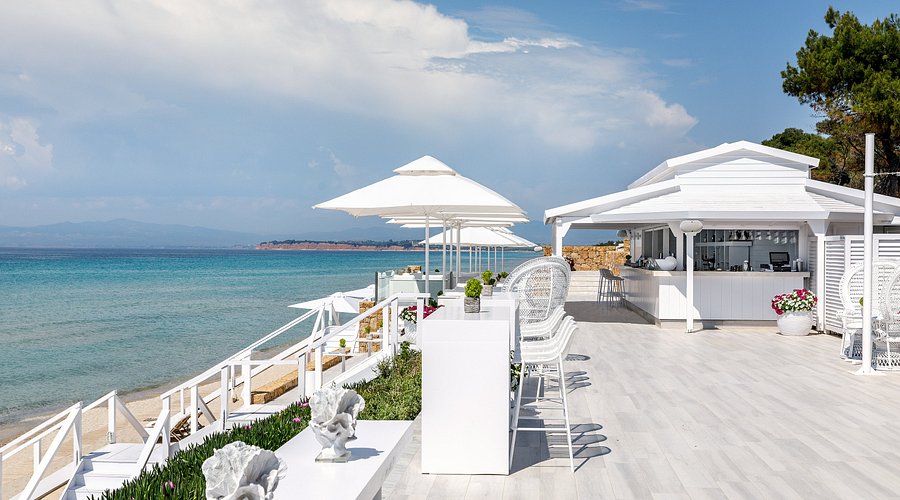 Bousoulas beach bar
