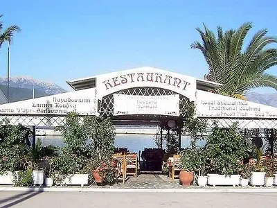 Themis Ristorante - Photo 2