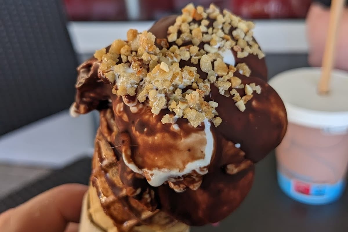 Janny's Ice Cream - Photo 4