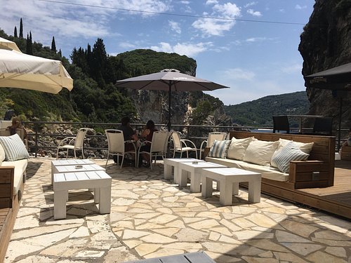 La Grotta Lounge and Pub