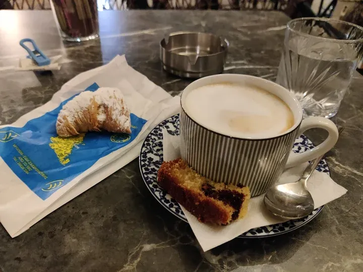 Fournos Bakery - Photo 2