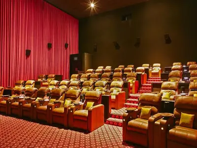 Royal Cinema - Photo 3